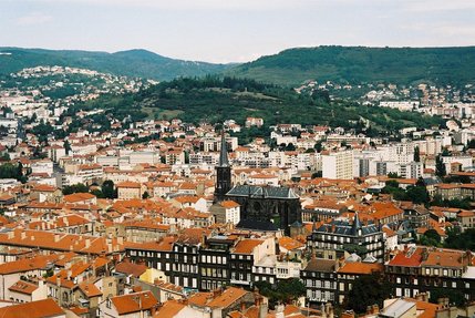 FAIRE DE CLERMONT-FERRAND UNE VERITABLE METROPOLE A DIMENSION EUROPEENNE FAIRE DE CLERMONT-FERRAND UNE VERITABLE METROPOLE A DIMENSION EUROPEENNE